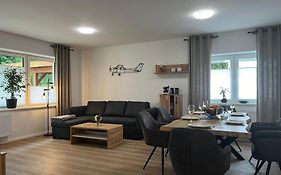 FeWo Cessna, elegante Wohnung, 2 Schlafzimmer, überdachte Terrasse